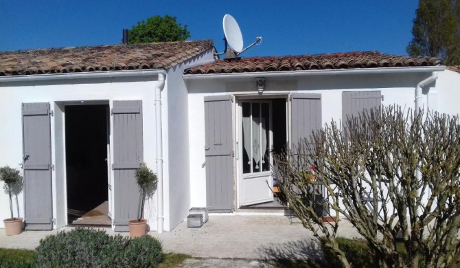 Maison de 3 chambres avec jardin clos et wifi a Le Bois Plage en Re a 1 km de la plage