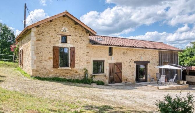 Cozy Holiday Home in Loubejac near Forest