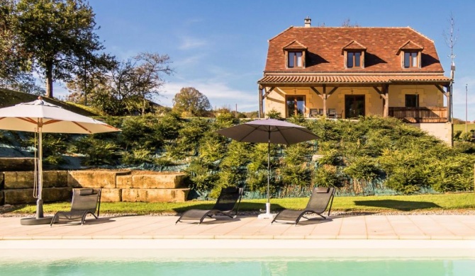 Luxury villa with pool on the edge of Montignac