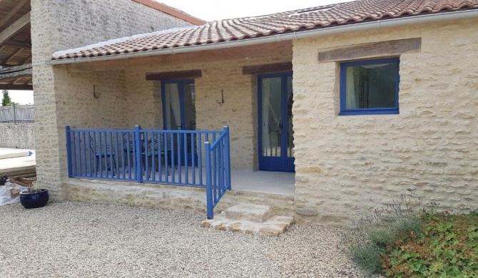 La Petite Maison Bleue with exclusive use of Swimming Pool