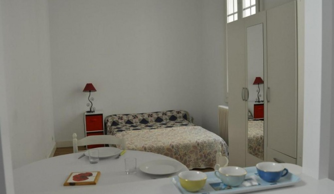Appartement Biarritz, 1 pièce, 2 personnes - FR-1-248-70