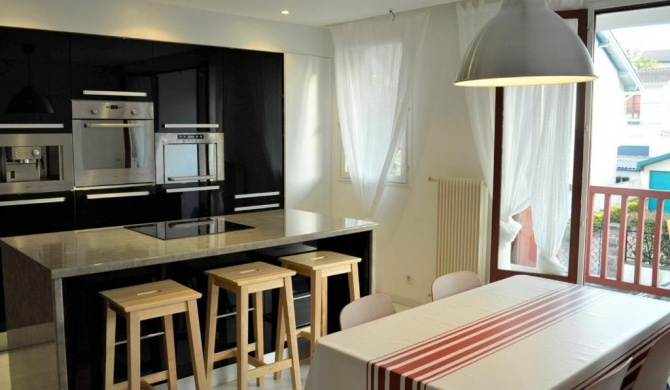 Appartement Biarritz, 2 pièces, 4 personnes - FR-1-248-66