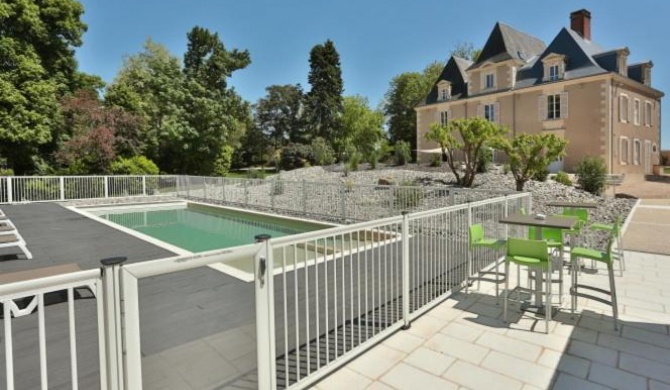 Hôtel & Restaurant - Le Manoir des Cèdres - piscine chauffée et climatisation