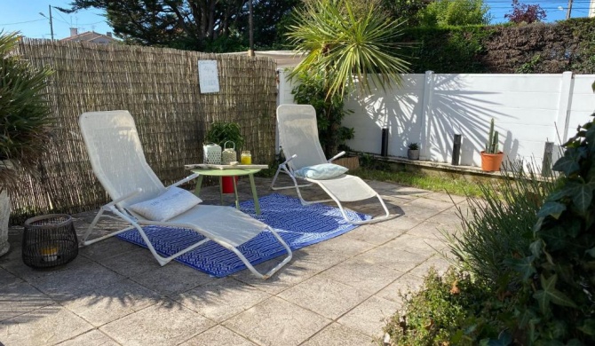 T2 proche plages avec jardin - WIFI & parking