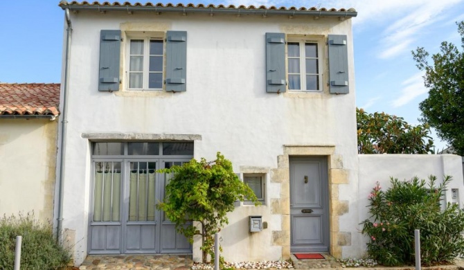 Jolie Maison de Charme avec patio et parking sur demande