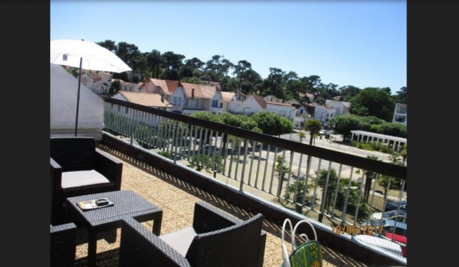 T1 Grande terrasse à 1min de la plage