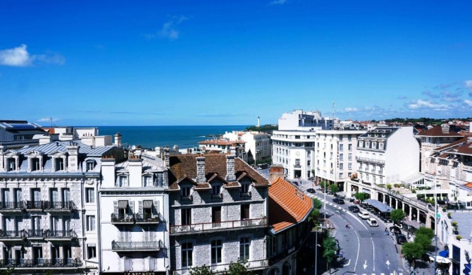 CITY VIEW KEYWEEK Apartment in the heart of Biarritz close to the beach