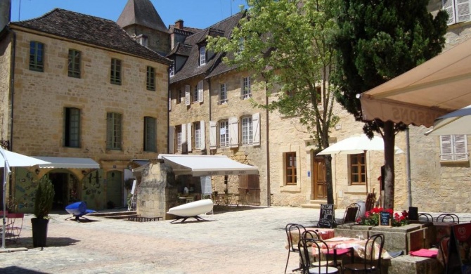 In Sarlat Luxury Rentals, Medieval Center - Rastignac