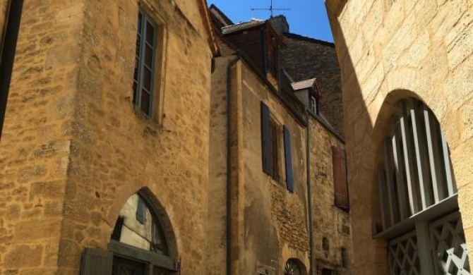 Maison de Charme dans la Cité