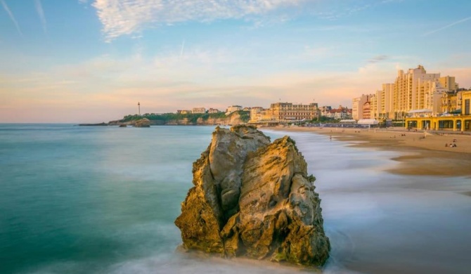 Studio et piscine sur la grande plage