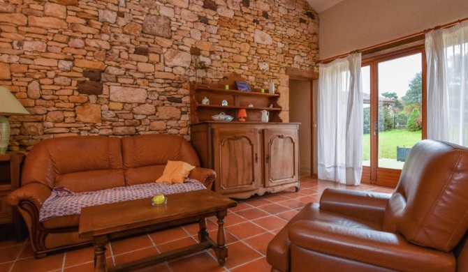 Lovely Holiday Home in Biron with Swimming Pool