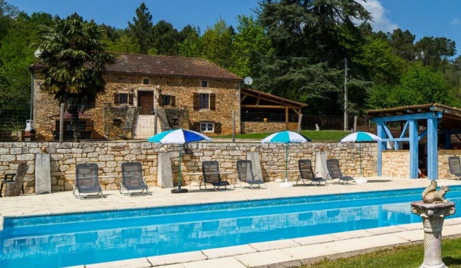 Lovely Holiday Home in Aquitaine with Private Swimming Pool